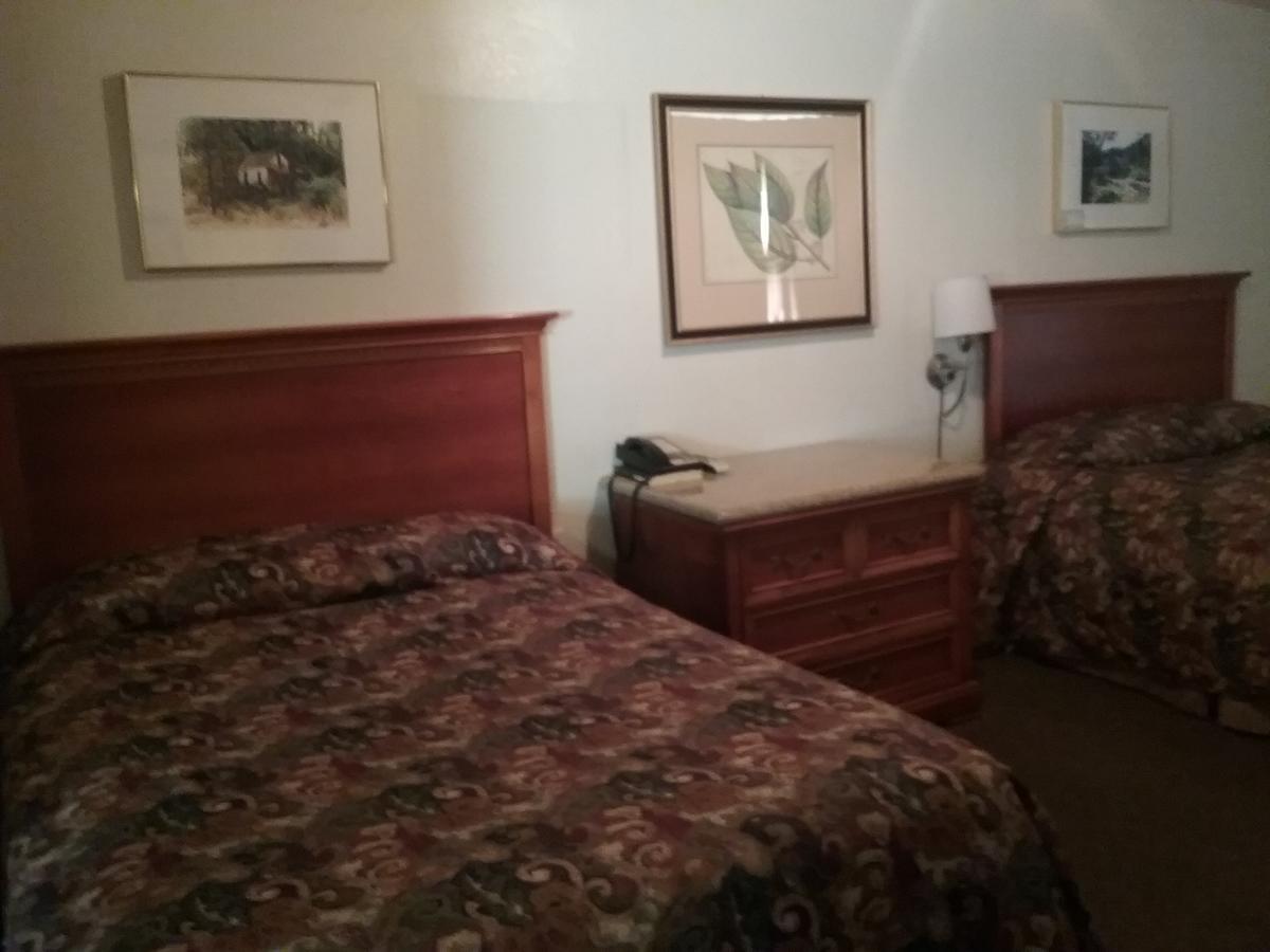Bigfoot Motel Willow Creek Екстер'єр фото